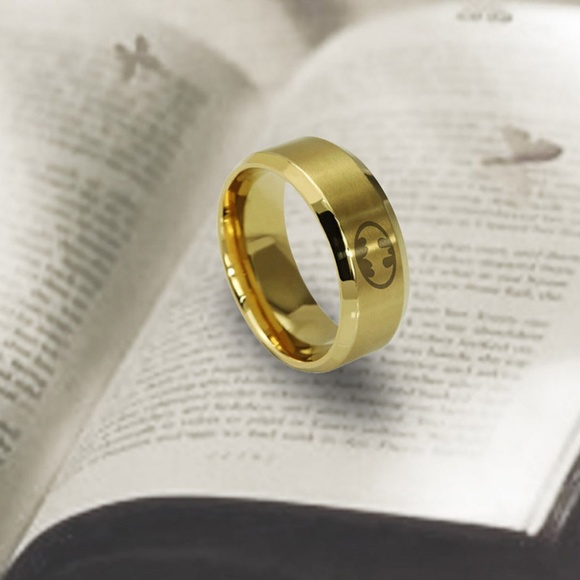 8MM Men's Stainless Steel Band Ring Batman Band - Picture 2 of 2